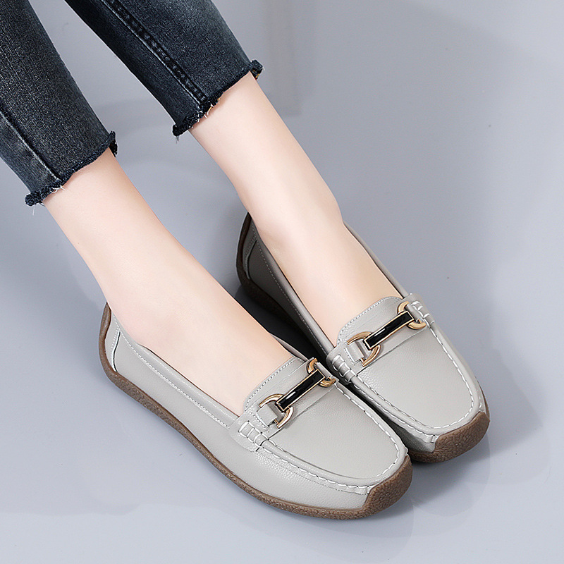 Elegant and Versatile Women’s Loafers with Metal Buckle