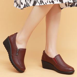 Elderly Women's Wedge Leather Shoes