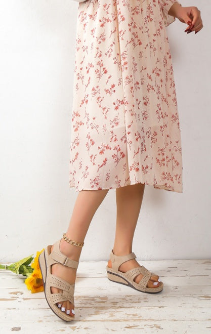 Retro Casual Flower Line ShapedWomen's Slope Heel Sandals