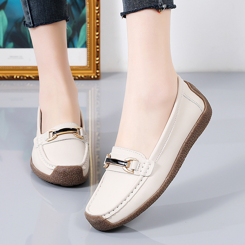 Elegant and Versatile Women’s Loafers with Metal Buckle