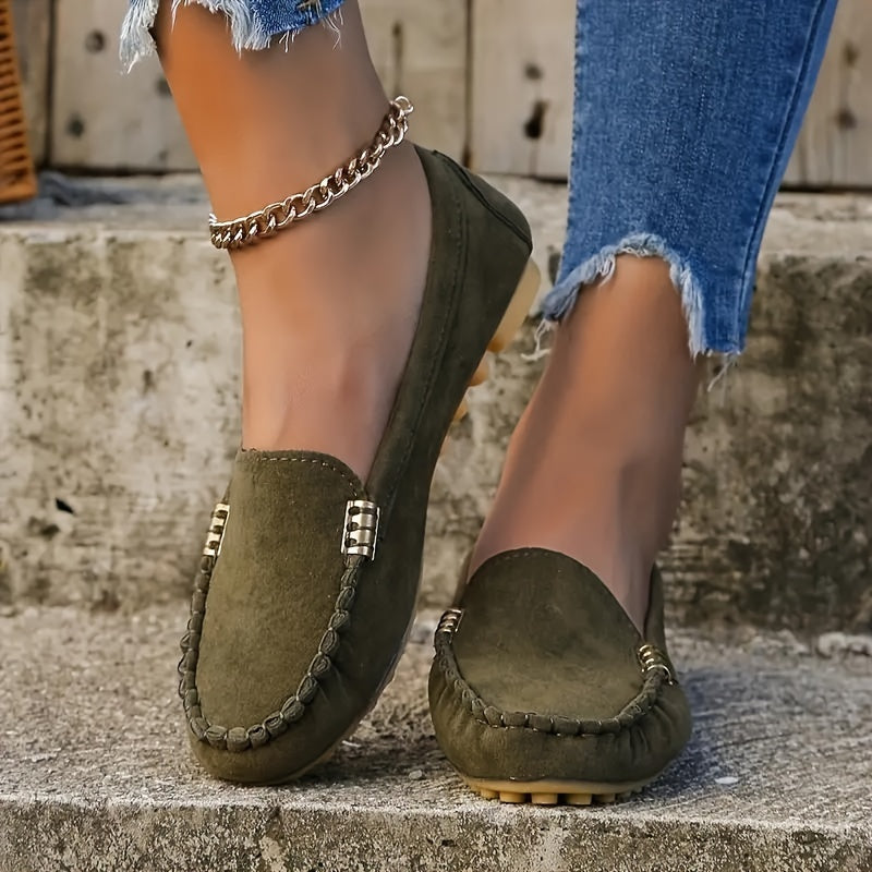 Women’s Loafers with Metallic Detail. 👞✨