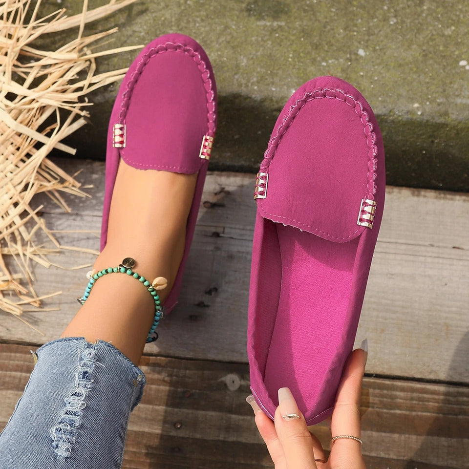 Women’s Loafers with Metallic Detail. 👞✨